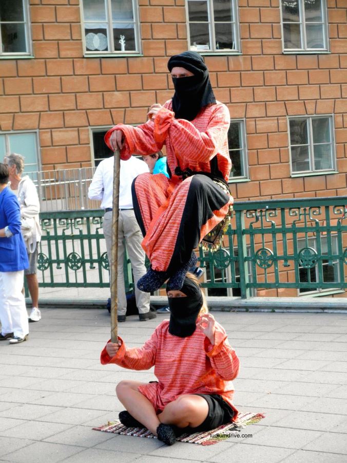 279839_3987082467713_226690068_oB